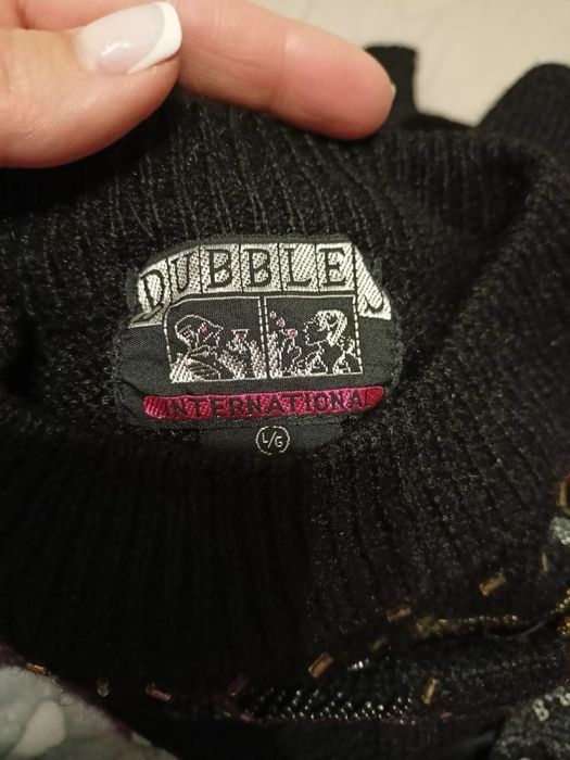 Вінтажний жіночий теплий світер з вишивкою,вʼязана жіноча кофта