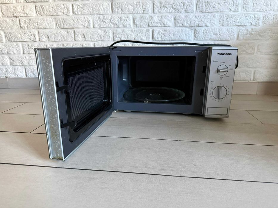 Kuchenka Mikrofalowa Panasonic NN-E221M