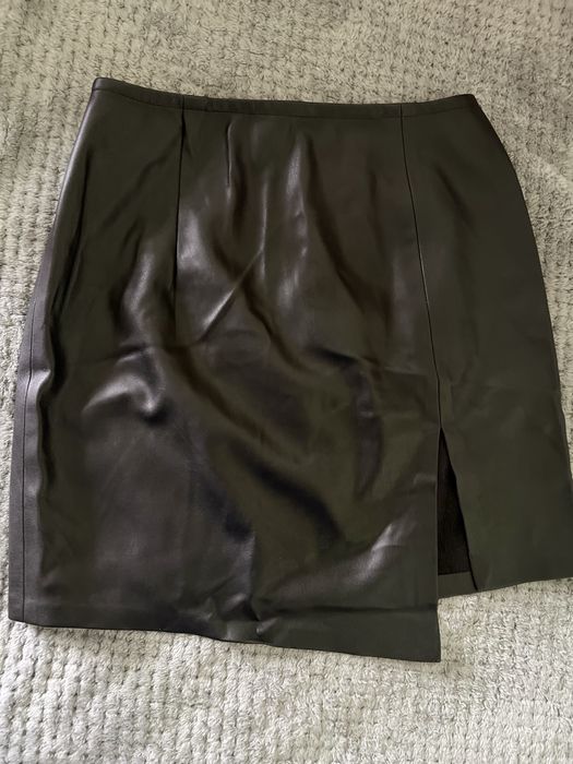 Спідниця з екошкіри (нова)