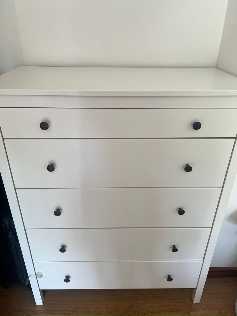Cômoda com 5 gavetas KOPPANG