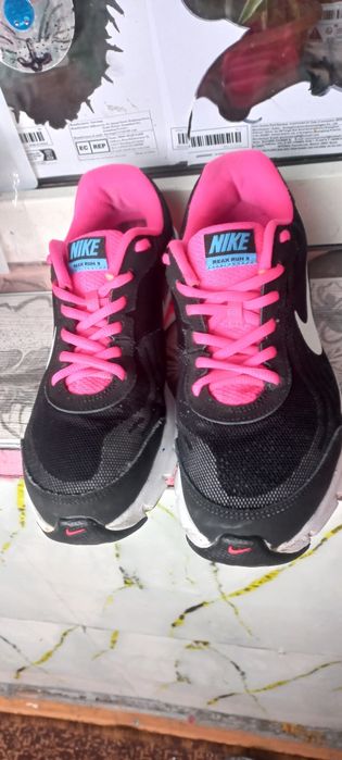 Женские кроссовки фирмы "NIKE Reax Run 9 "
