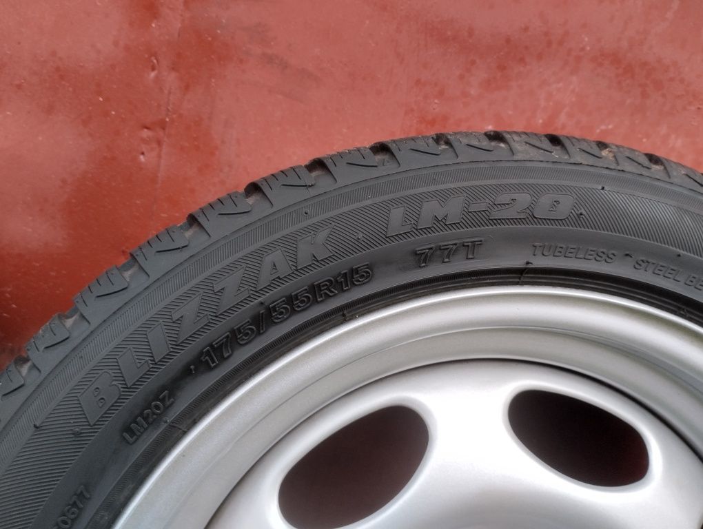 Колеса в зборі Smart 451 Шини та диски R 15 Смарт 175/55 155/60 R 15.