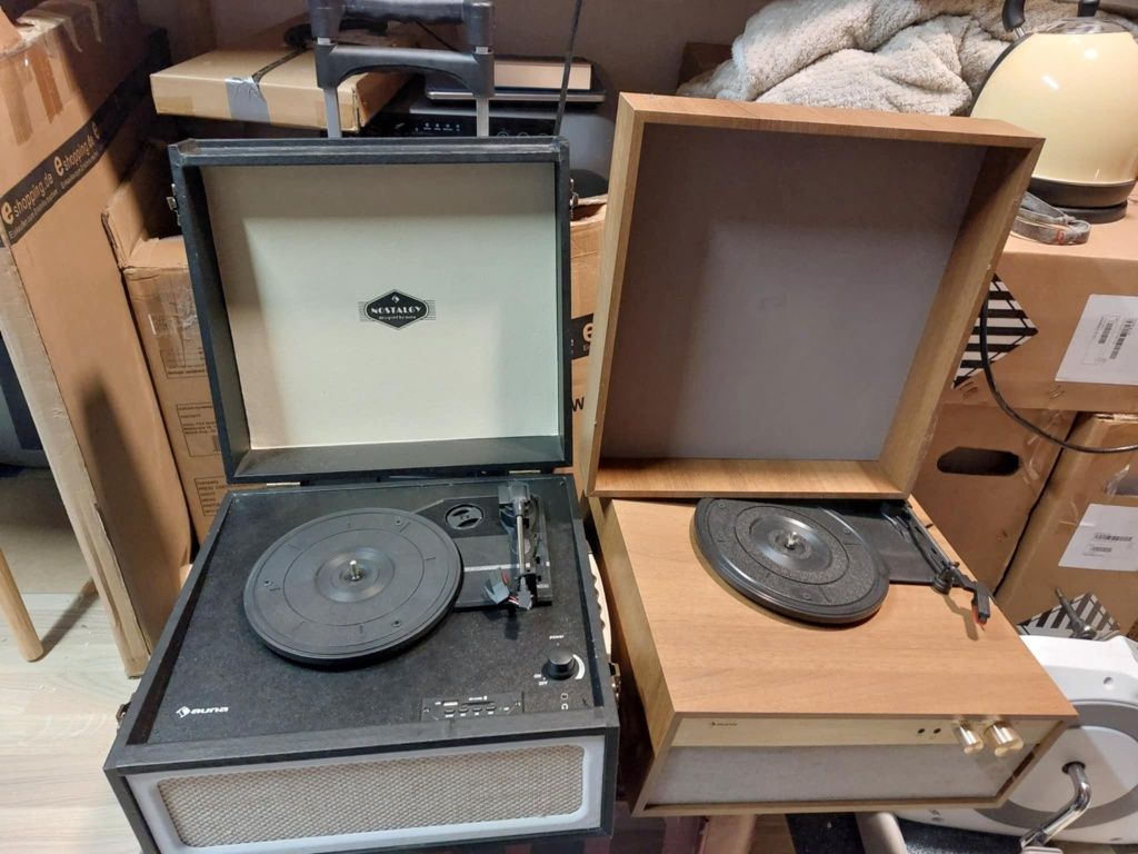 Gramofon walizkowy retro
