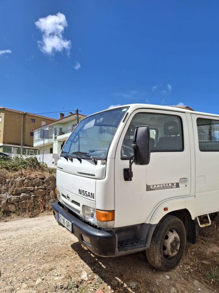 Nissan Cabstar 110 cabin dupla.