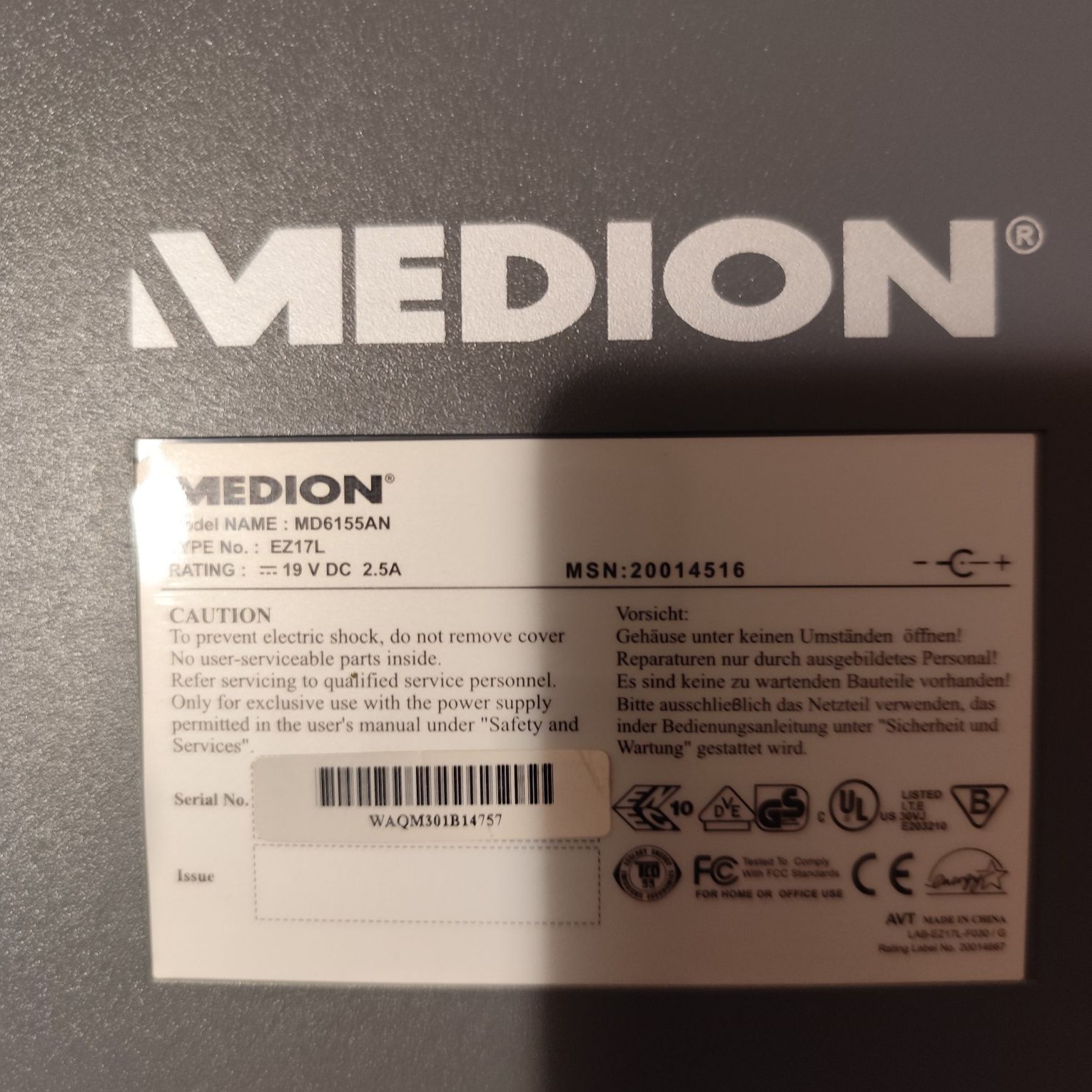 Monitor Medion z kablami