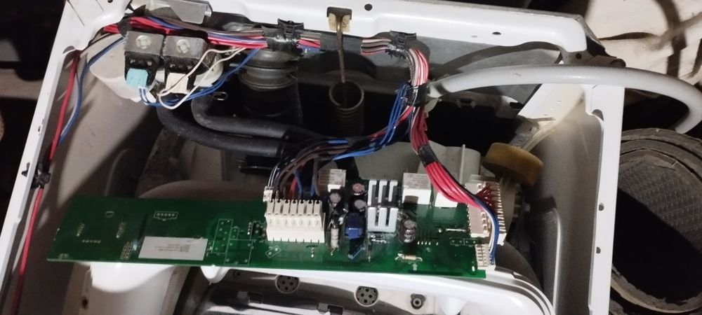 Пральна машина Candy smart  продам цілу чи по запчастини