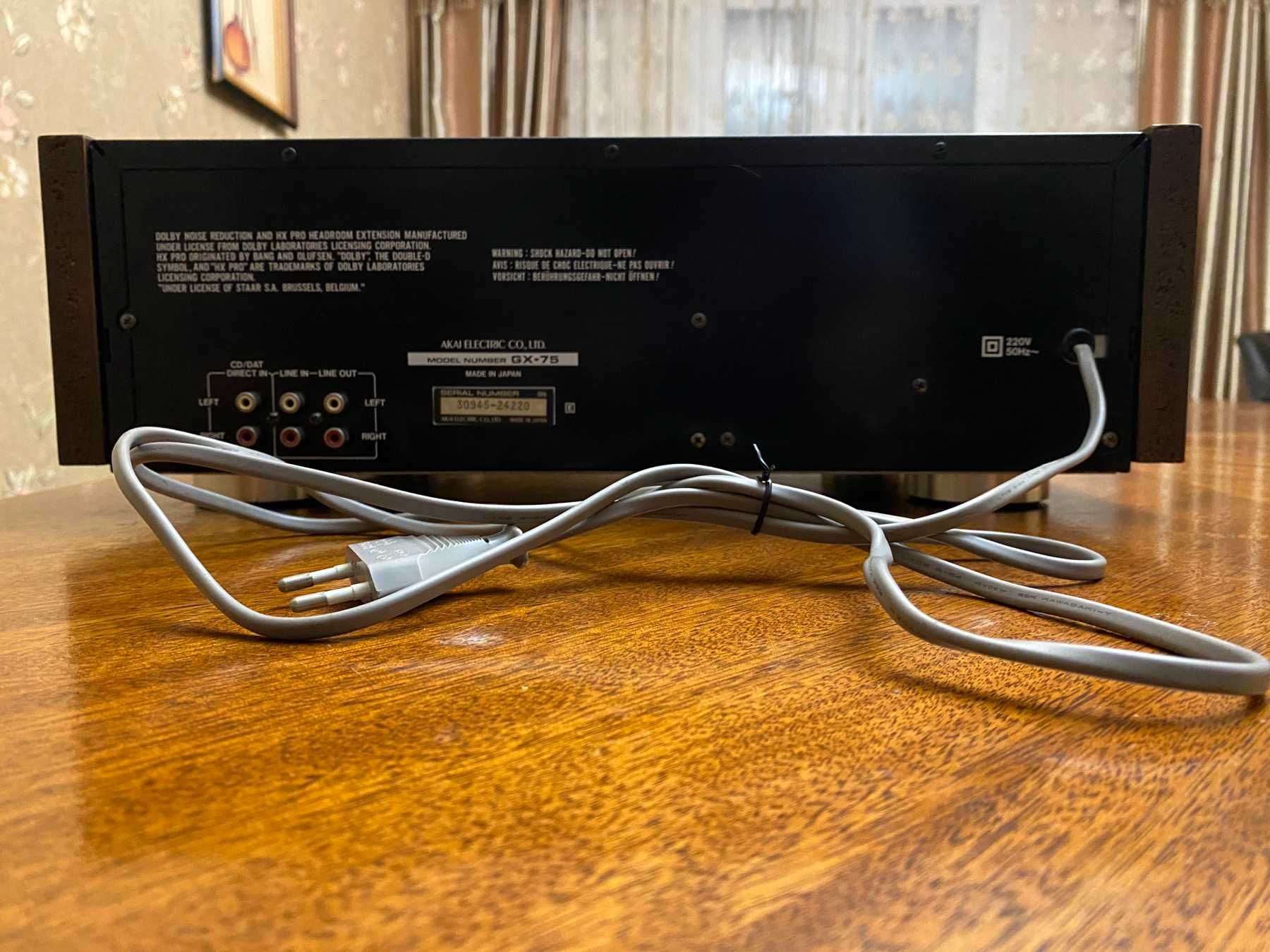 Продается кассетная дека AKAI GX-75 +пульт