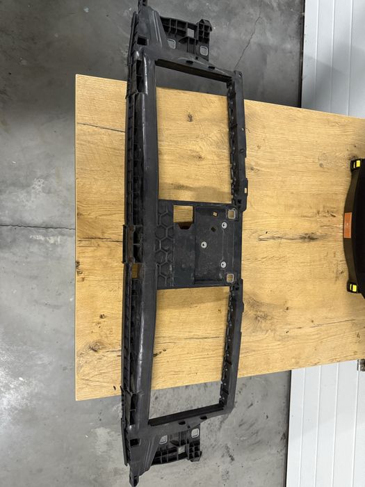 Zabudowa chlodnicy mercedes w206