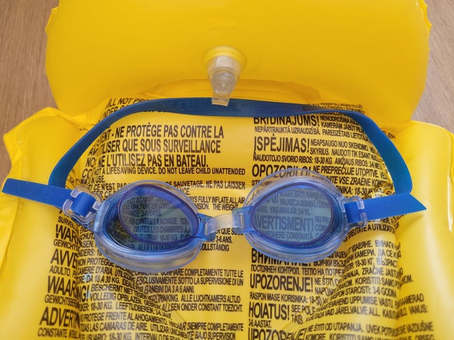 Дитячий надувний жилет з окулярами Swim vest