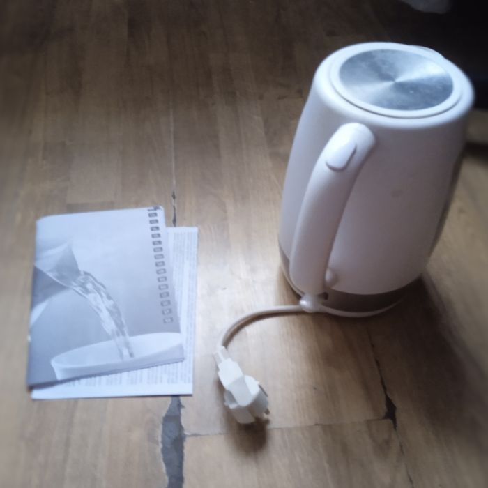 Электрочайник HausMark EK-1712