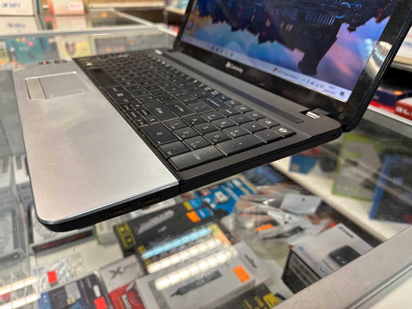 Laptop ACER Gateway NE51B