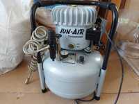 Масляный бесшумный компрессор JUN-AIR 6-25 с ресивером