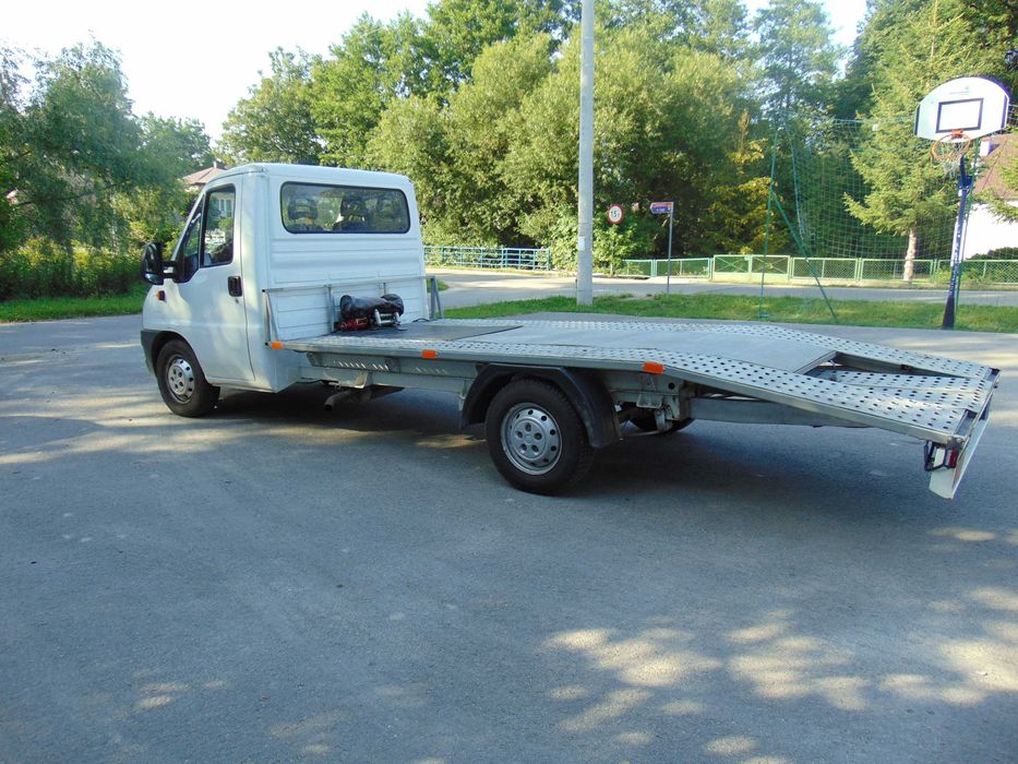 Auto-Laweta 24h/7 pomoc drogowa