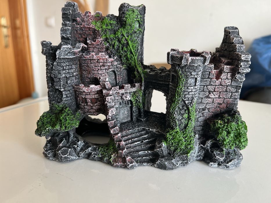 Aquário para réptil + castelo para decoração