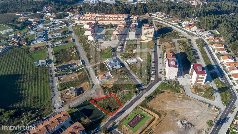 Lote de 1.045 m2 para construção na Quinta do Areeiro, SJV