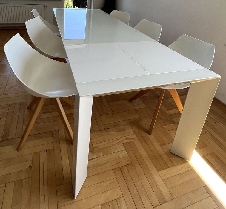 Stół biały, szklany do salonu, rozkładany wraz z krzesłami 6-10 osób