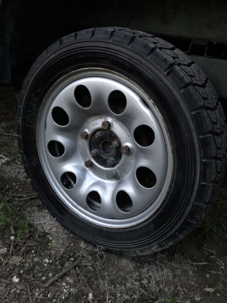 4 Jantes 15” com 3 pneus de rally