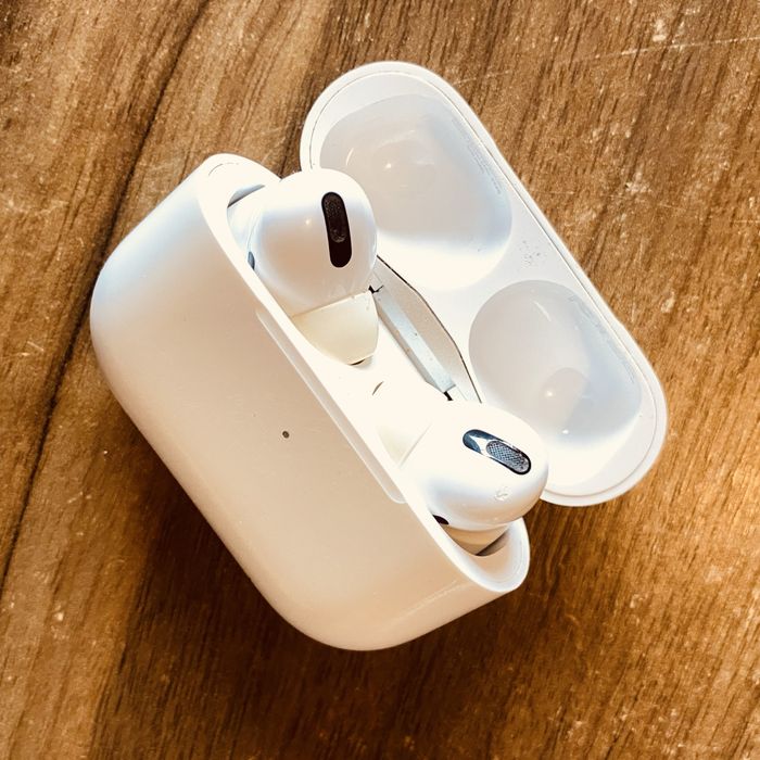 AirPods Originais Apple A2084 com Caixa – Excelente Estado