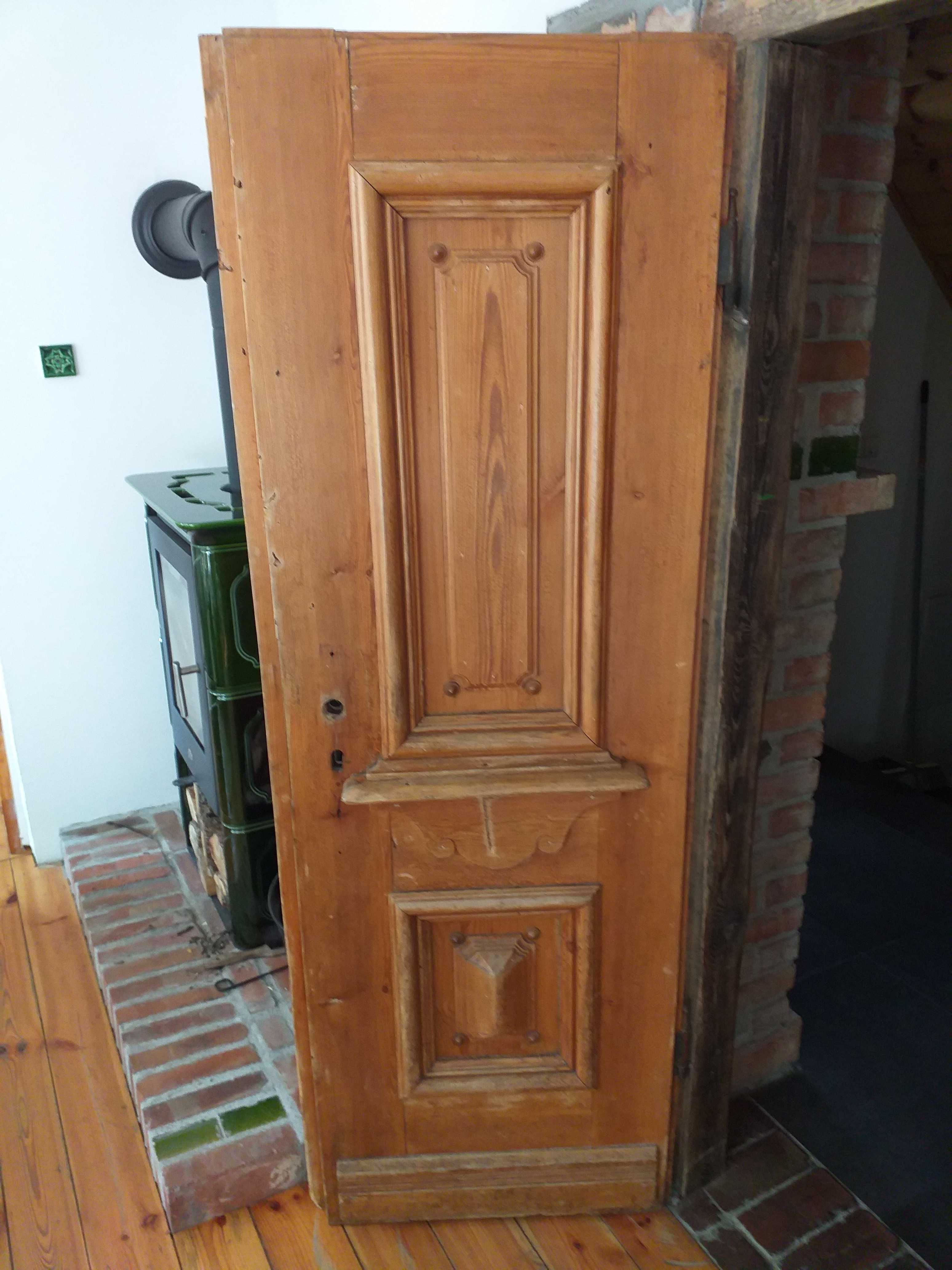 Drzwi drewniane dwuskrzydłowe, zabytkowe, antyk, vintage, retro