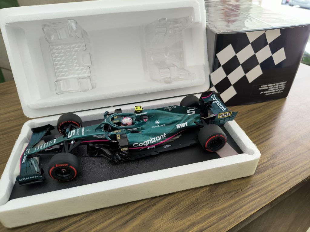 Aston Martin AMR21 F1 Vetell 2021 Minichamps 1/18