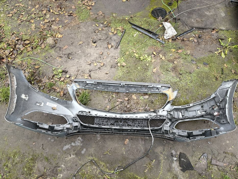 Передний бампер W205 AMG