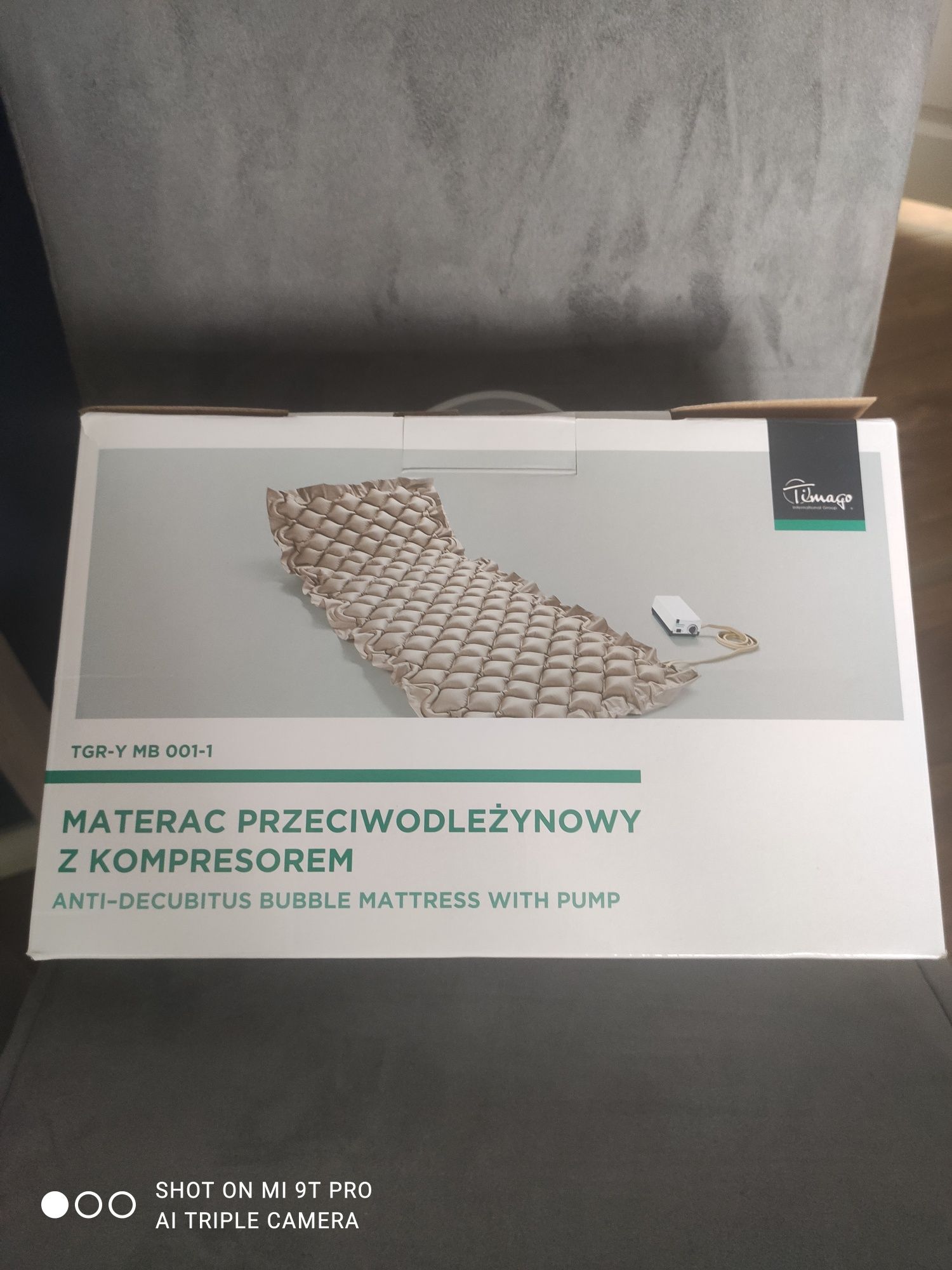 Materac przeciwodleżynowy z kompresorem