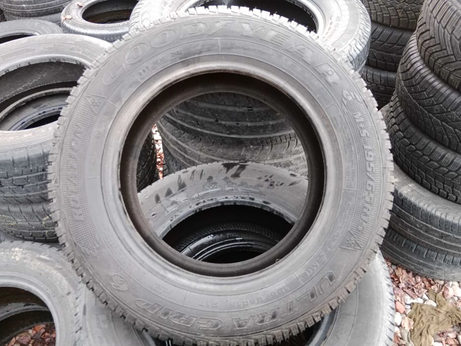 Opona używana zimowa 195/65R15 Goodyear Ultra Grip 6 1szt.