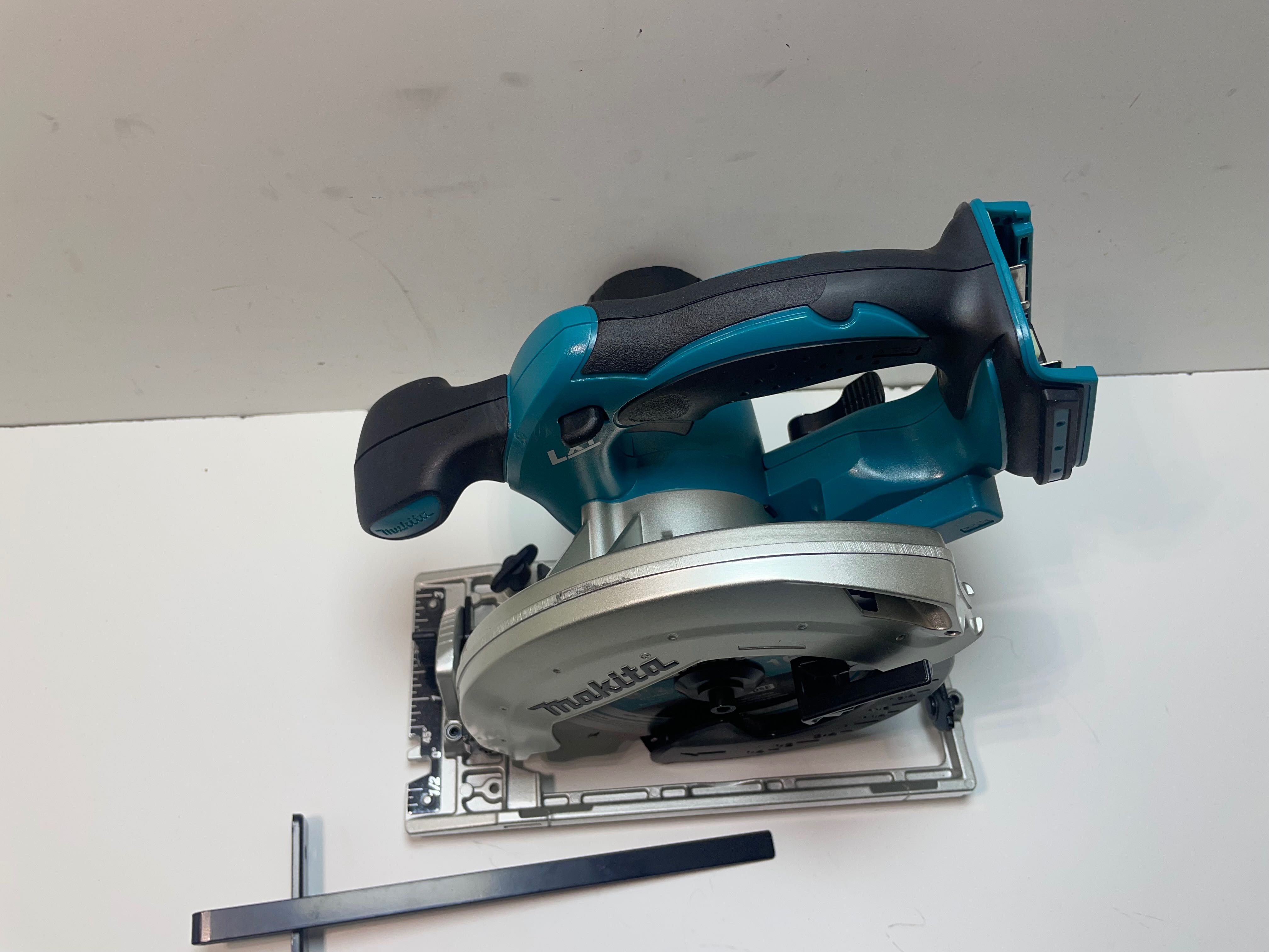 Makita XSS02(DSS611)/дискова пила по дереву Макіта 18в