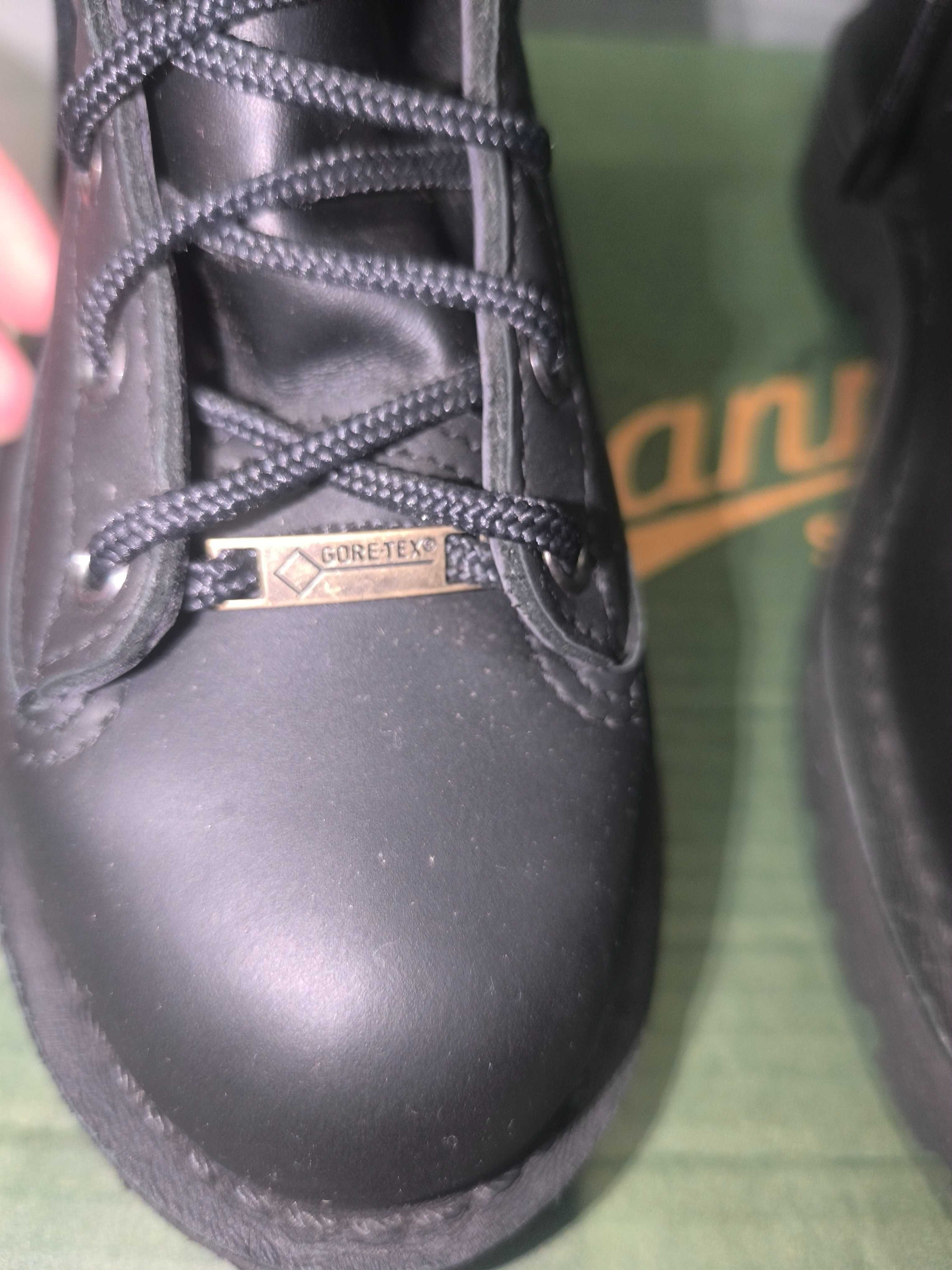 Берци Danner , 43 Нові, made in USA, Gore-Tex