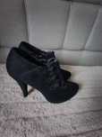 Buty pełne na obcasie Graceland