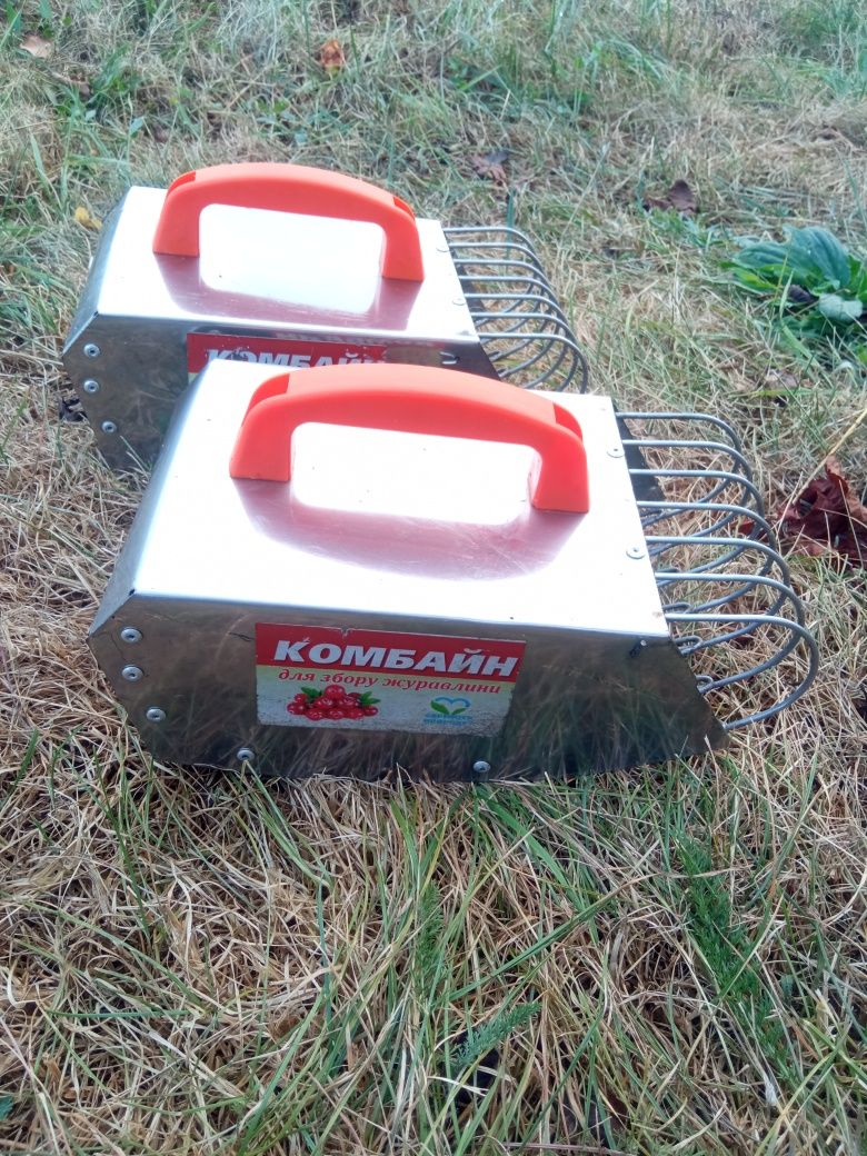 Комбайн для збору журавлини,клюкви.
