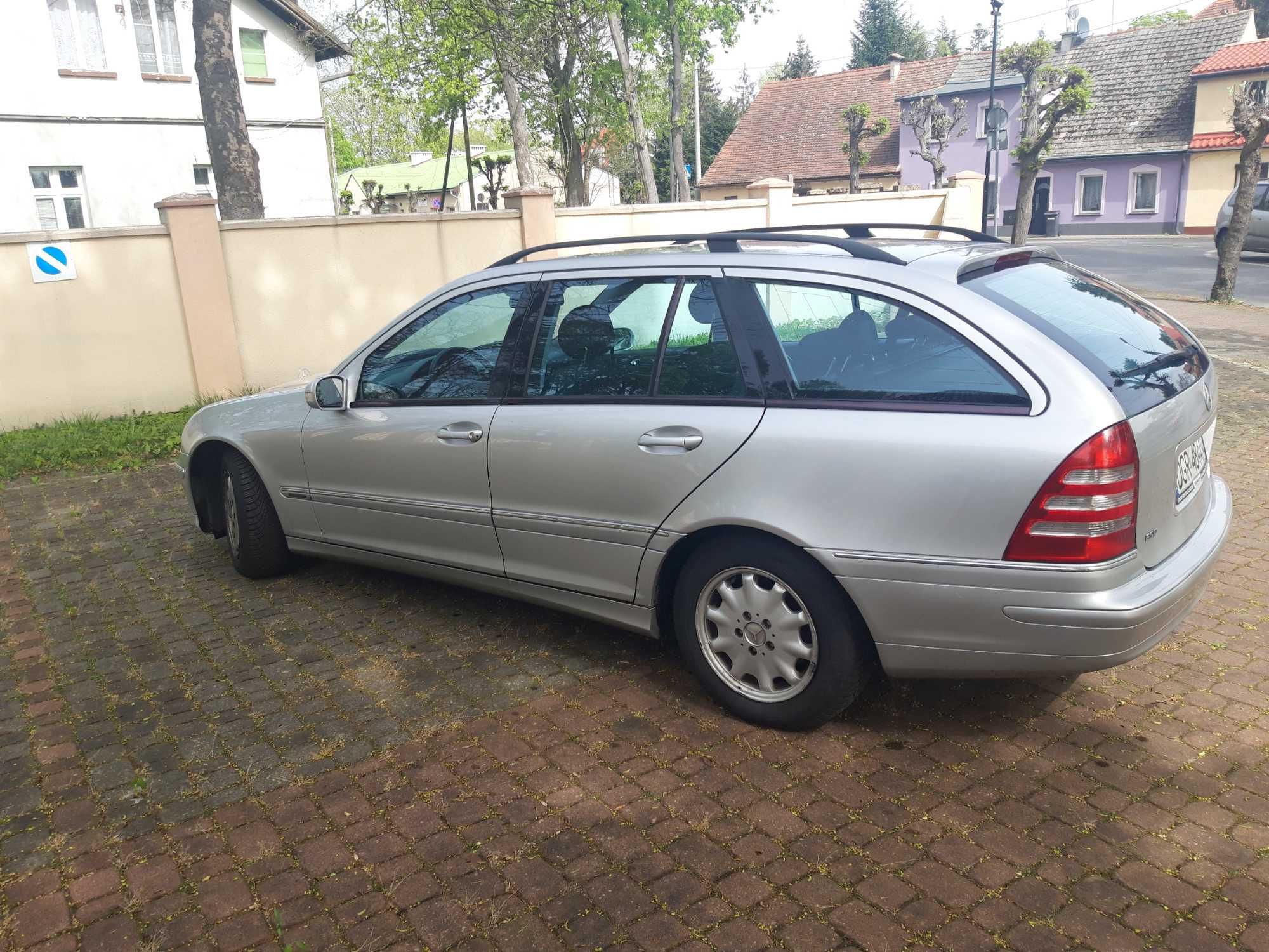 Mercedes-Benz C200