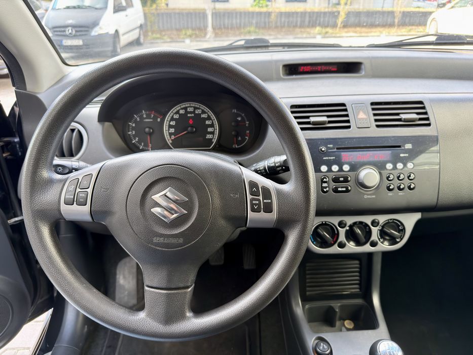 SUZUKI SWIFT MK6, 2005 rok, 1.5 benzyna, czarny
