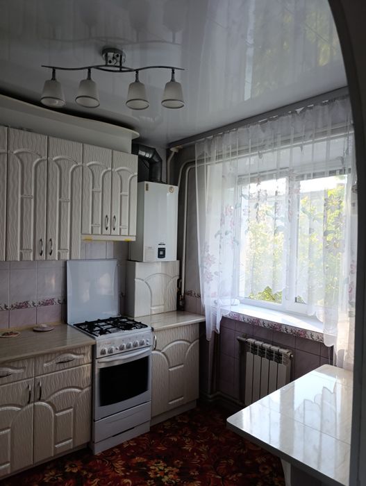 Подобово, опалюєтся 2 кімнатна центр міста,