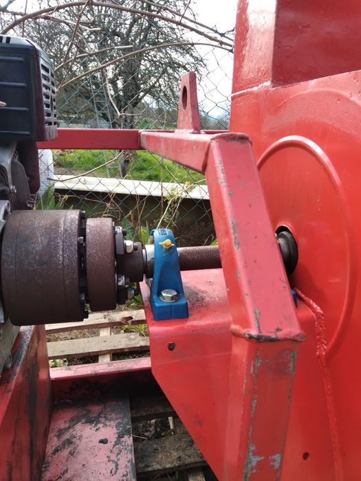 Aspirador de folhas industrial