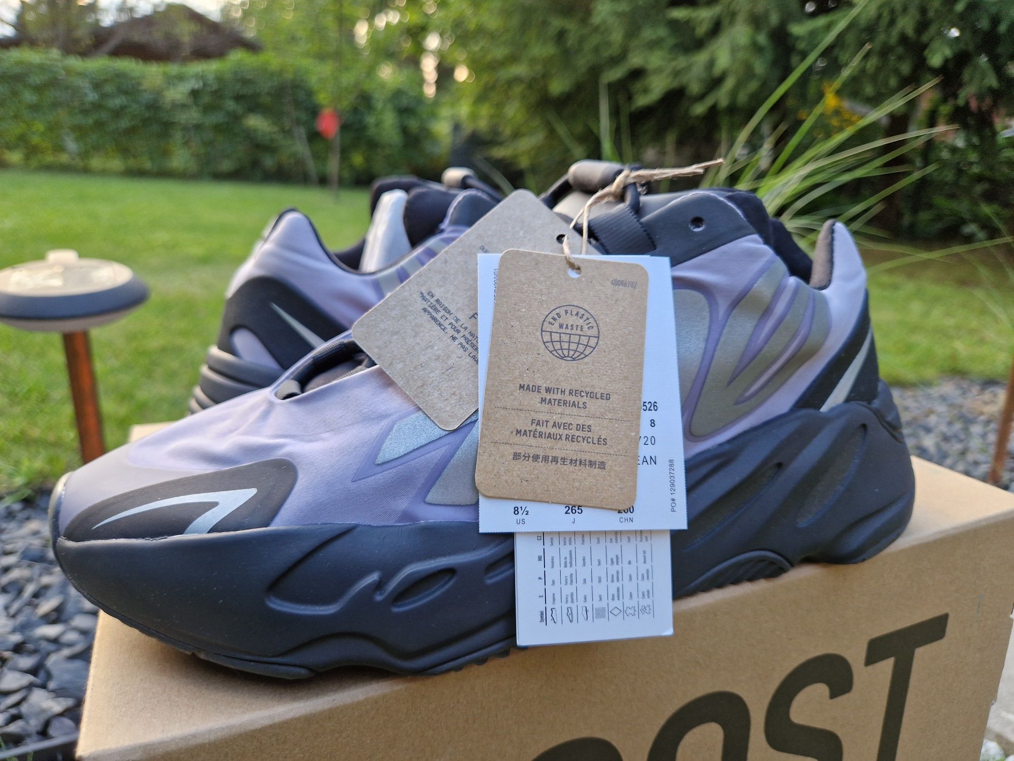 Adidas Yeezy YZY 700 MNVN Geode roz 42