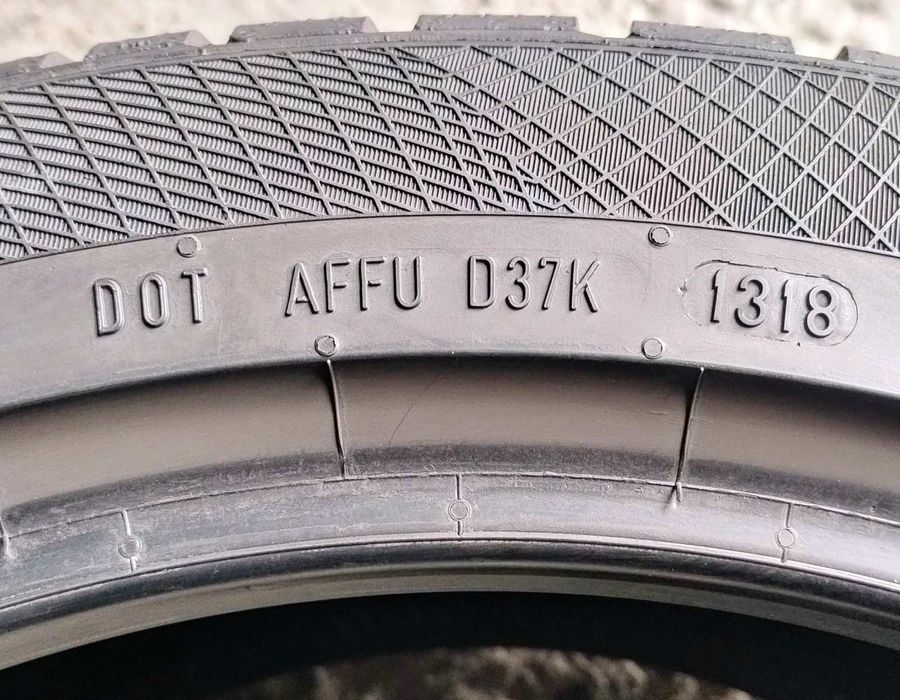 Шини зимові R18 235/45 Continental Winter Contact TS850P