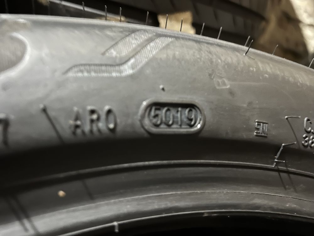 275/45/20 305/40/20 Bridgestone Ran Flat 275.45.20 305.40.20