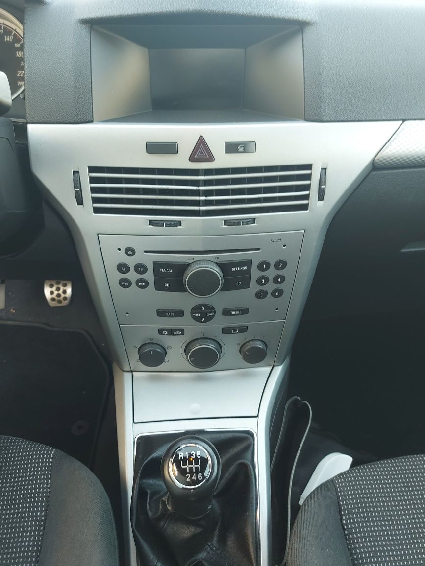 Opel astra GTC 1.3 CDTI 2006