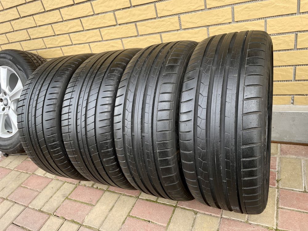 Шини Резина Різноширокі 275.30 і 245.35 R20 Michelin Dunlop