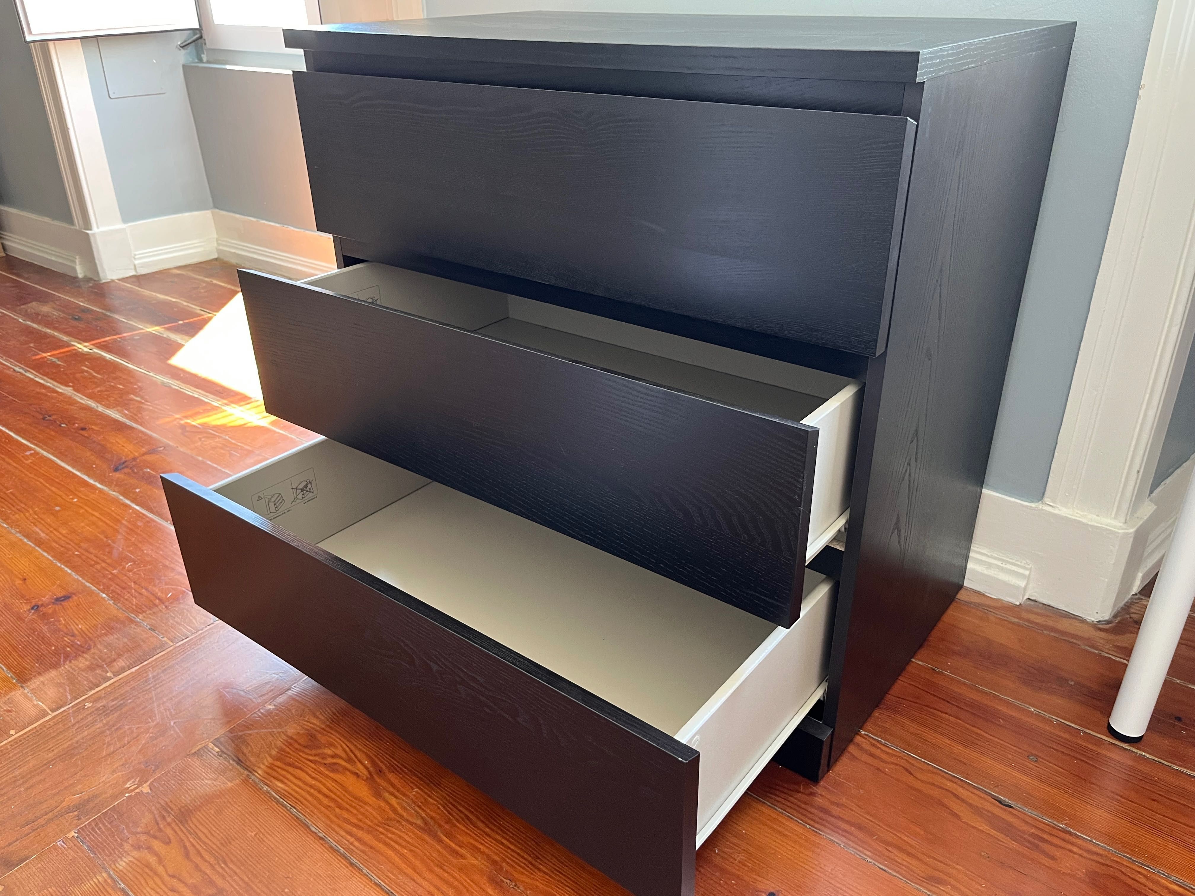 Cómoda MALM castanho escuro (ikea)