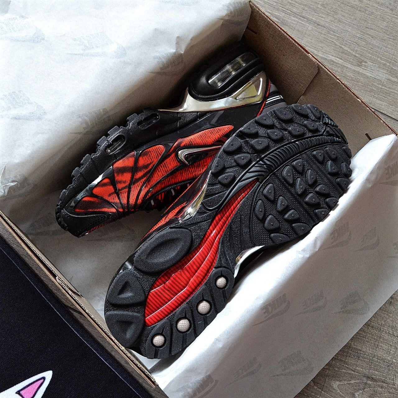 Кросівки чоловічі Skepta x Nike Air Max Tailwind 5 'Bloody Chrome' —