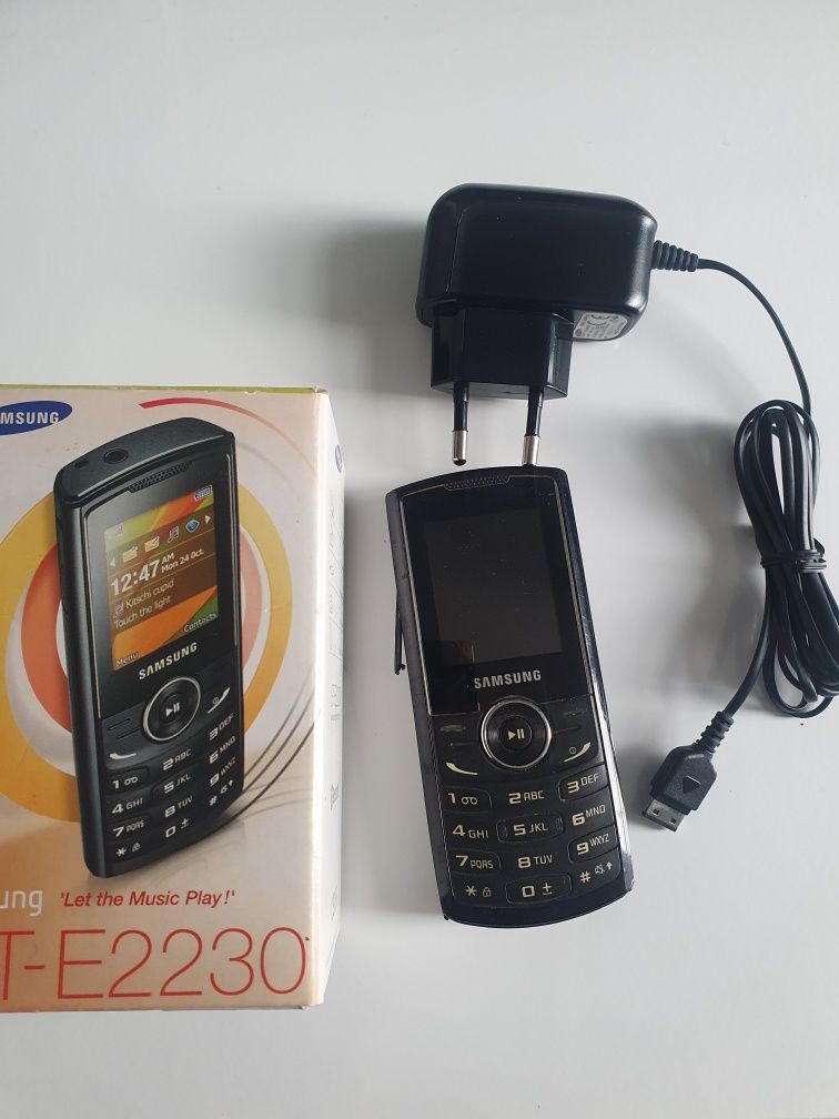 Telemóvel GT-E2230