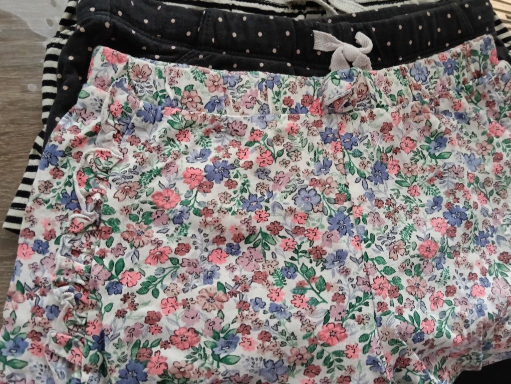Krótkie spodenki letnie szorty bawełniane H&M 110 116 kwiatki kropki