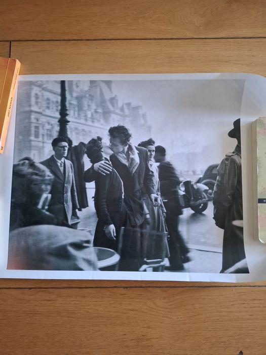 Plakat Kiss At The Hotel De Ville Paris 47 na 39 cm
