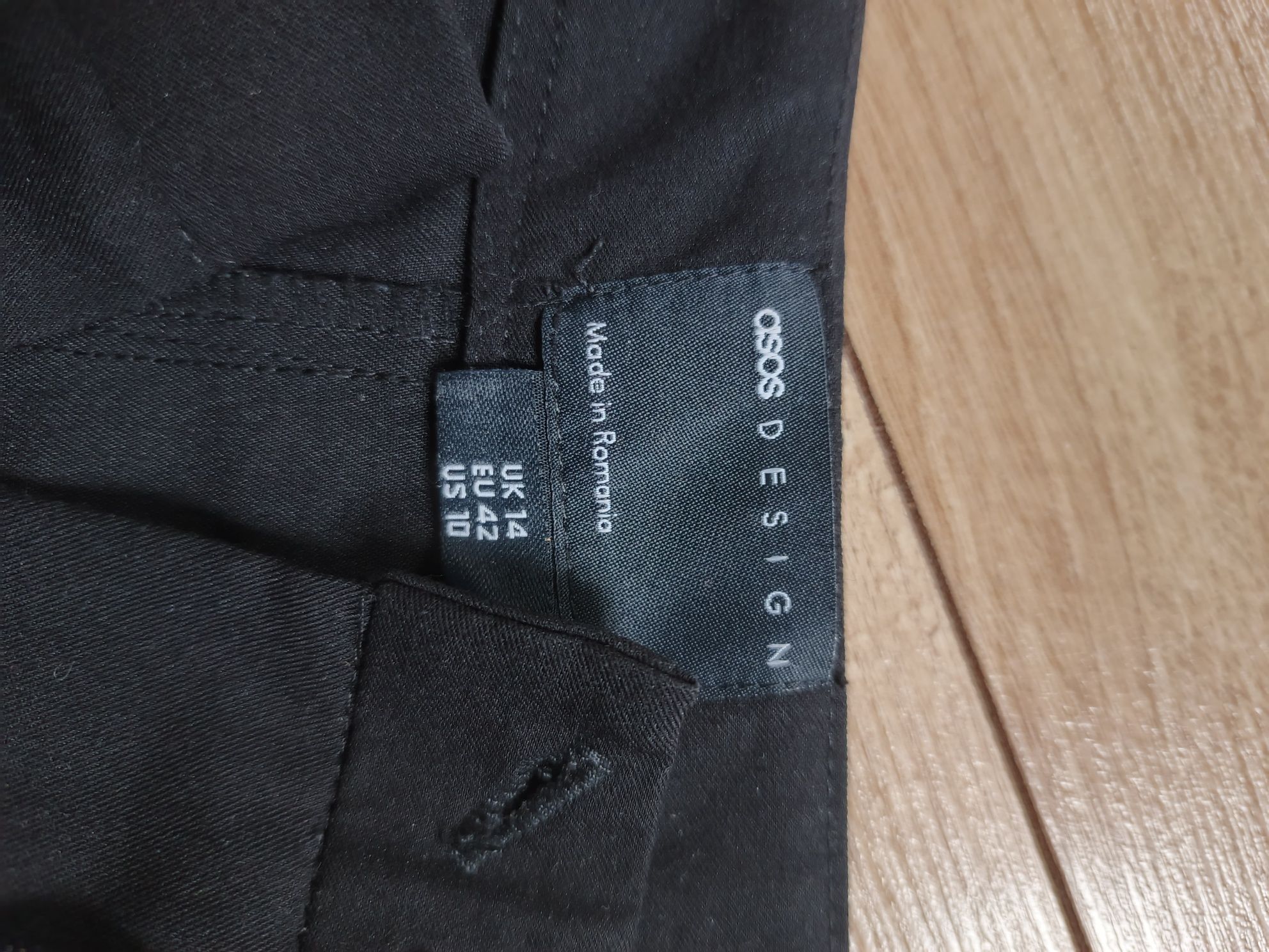 Spodenki ASOS 42