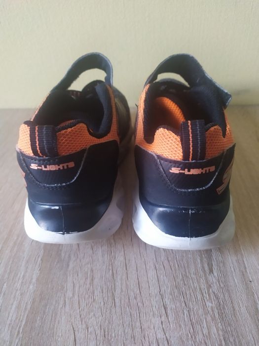 Кроссовки на мальчика 33 р.