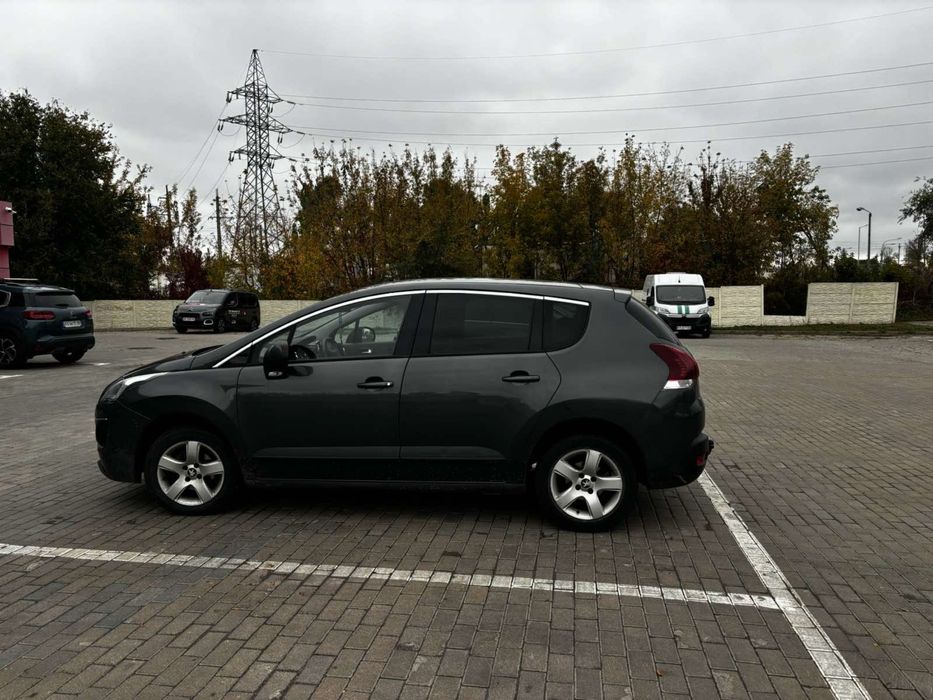 Продам свою машину PEUGEOT 3008