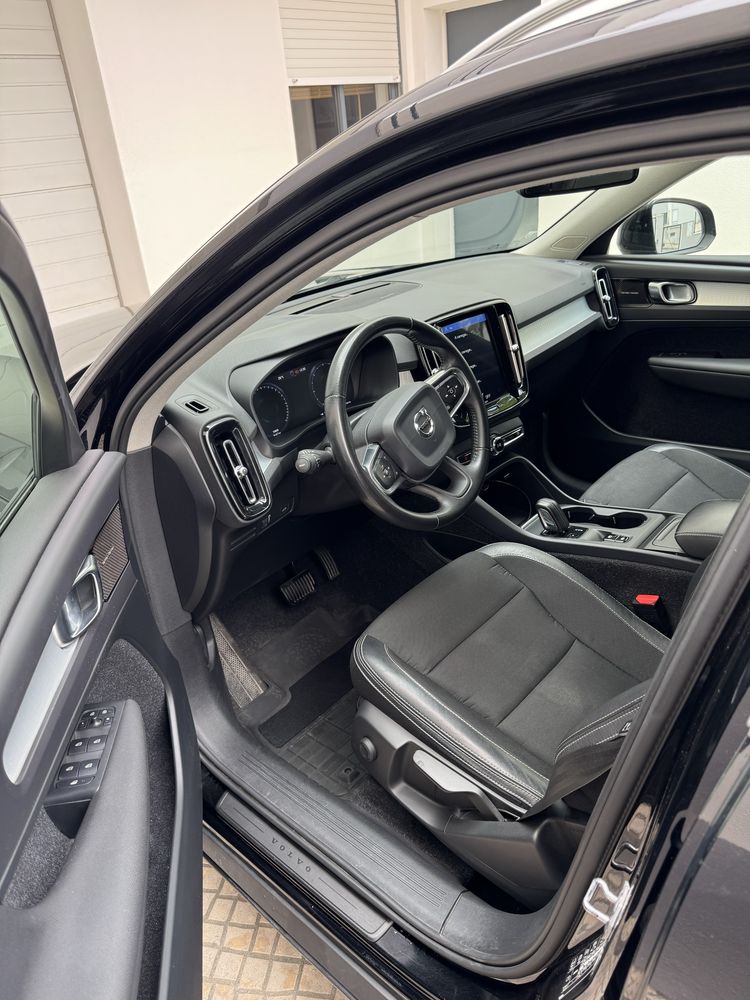 Volvo XC40 D3 Momentum 2.0 Litros, 150 Cv, Caixa automatica