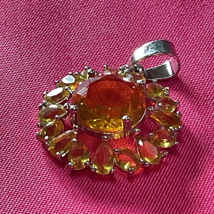 Pendente prata 925 medida 3 cm